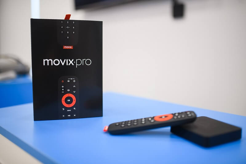 Movix Pro Voice от Дом.ру в Петергофе